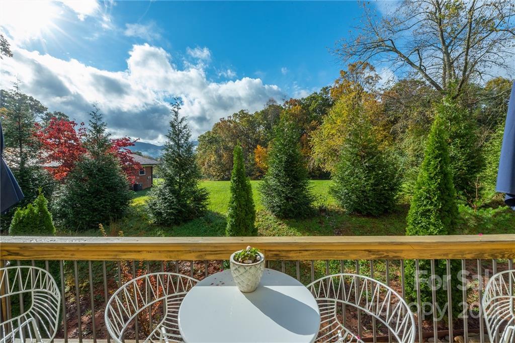 Property image 5 of 23 Tudor Way in Tudor Croft, Black Mountain, NC 28711