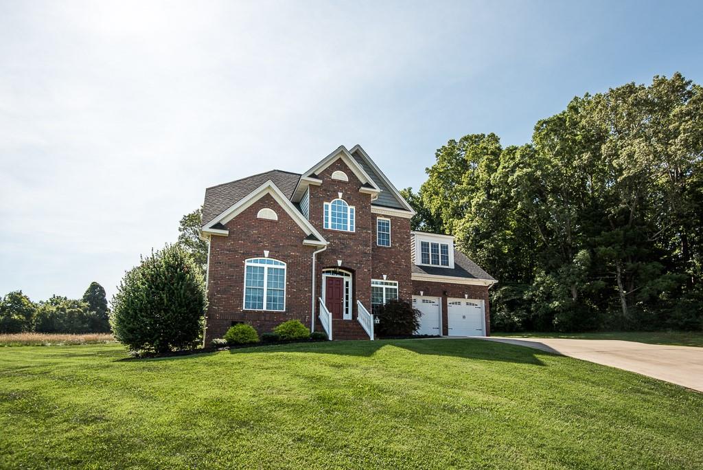 Property image 2 of 1020 Paragon Court in Mayfield Meadows, Conover, NC 28613