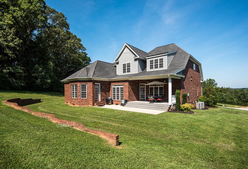 Property image 3 of 1020 Paragon Court in Mayfield Meadows, Conover, NC 28613