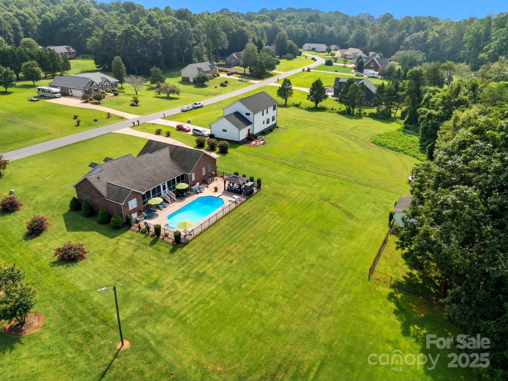 Property image 5 of 2476 Carriage Lane in Grandview Farms, Lincolnton, NC 28092