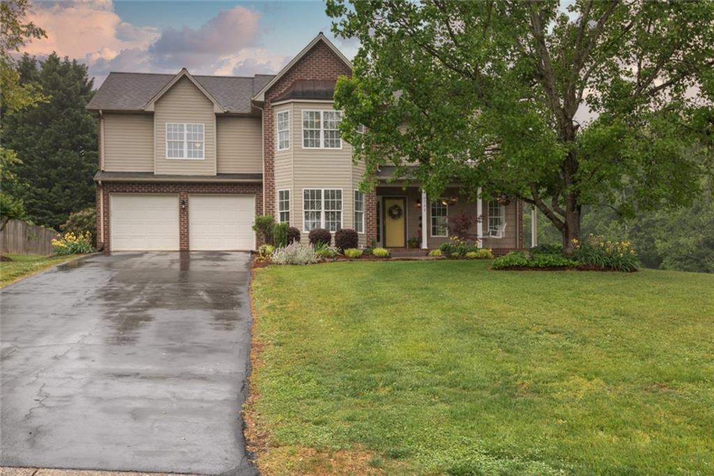 Property image 3 of 2726 Touchstone Circle in Walnut Creek, Newton, NC 28658