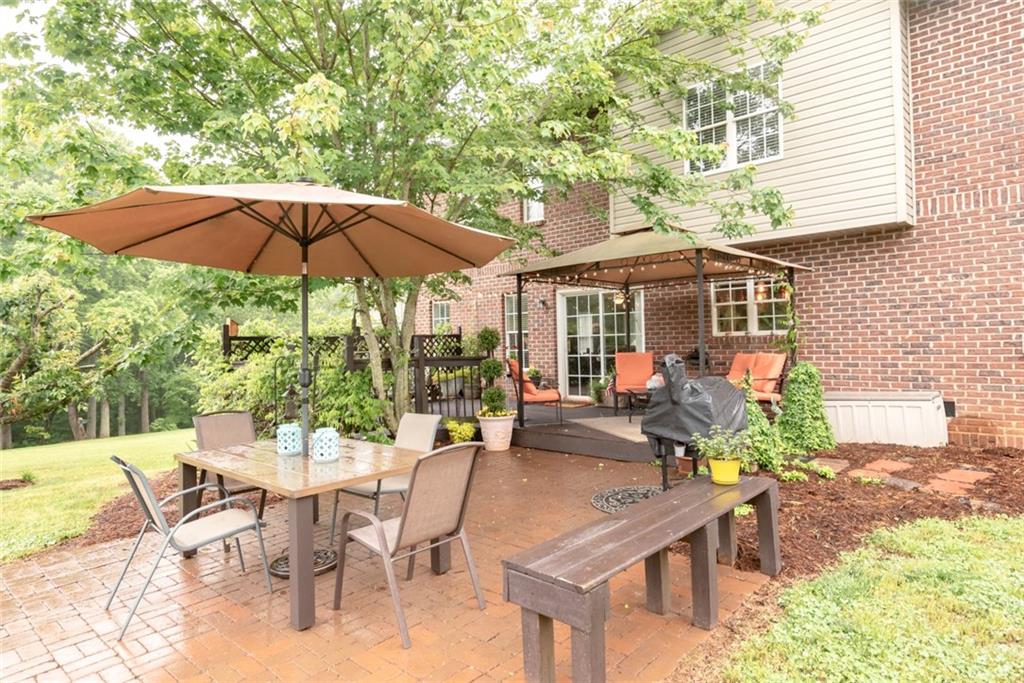 Property image 5 of 2726 Touchstone Circle in Walnut Creek, Newton, NC 28658