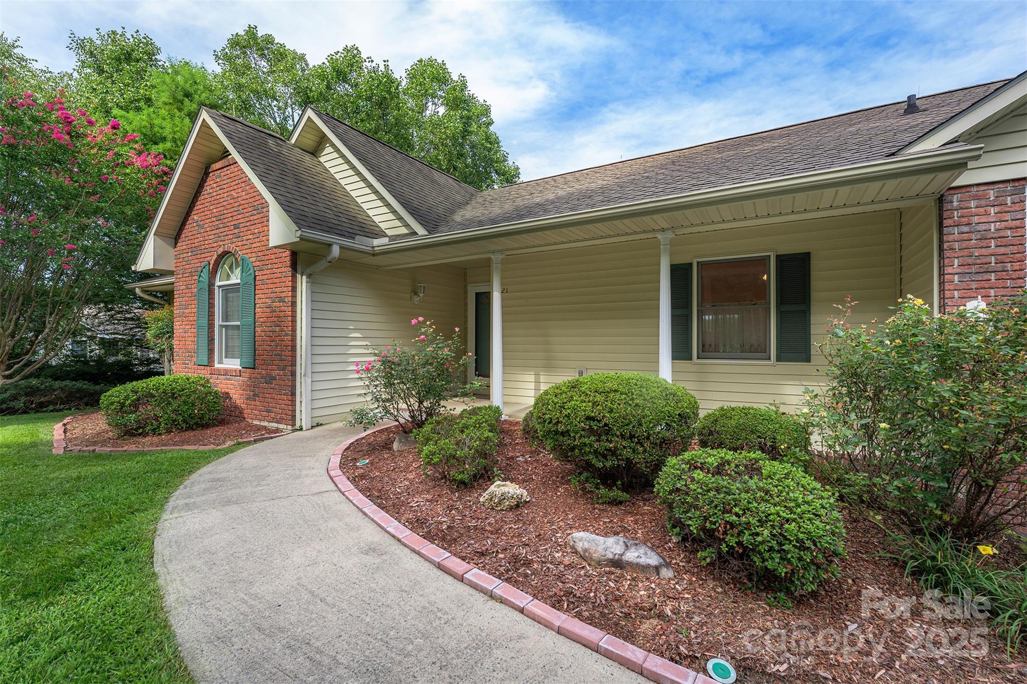 Property image 4 of 321 Mountain Valley Drive in Mountain Valley, Hendersonville, NC 28739