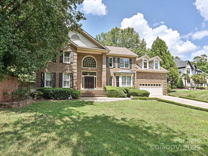 Property image 3 at 620 River Oaks Lane, Charlotte, NC 28226