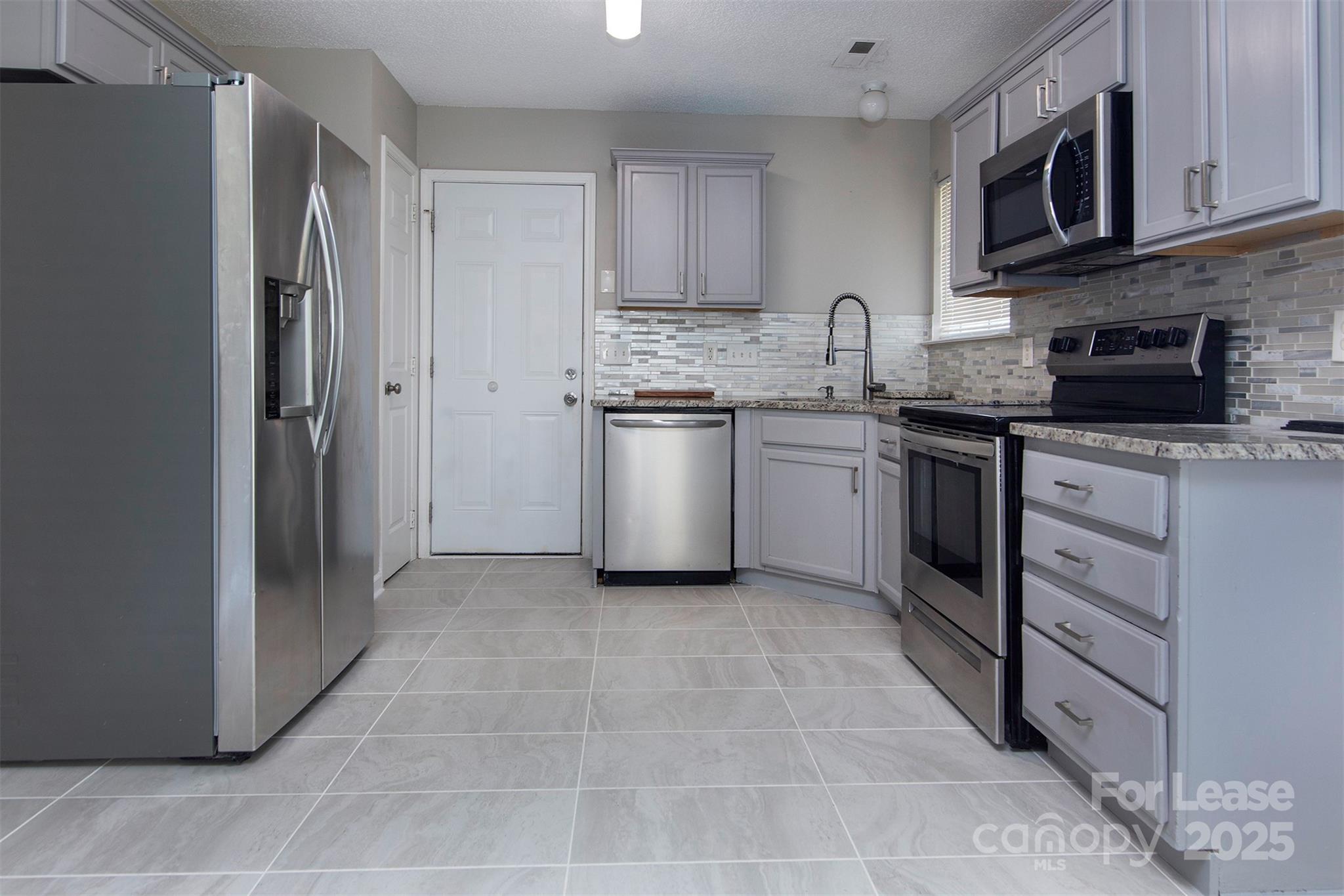 Property image 5 of 9811 Sweet Plum Drive in Turtle Rock, Charlotte, NC 28215