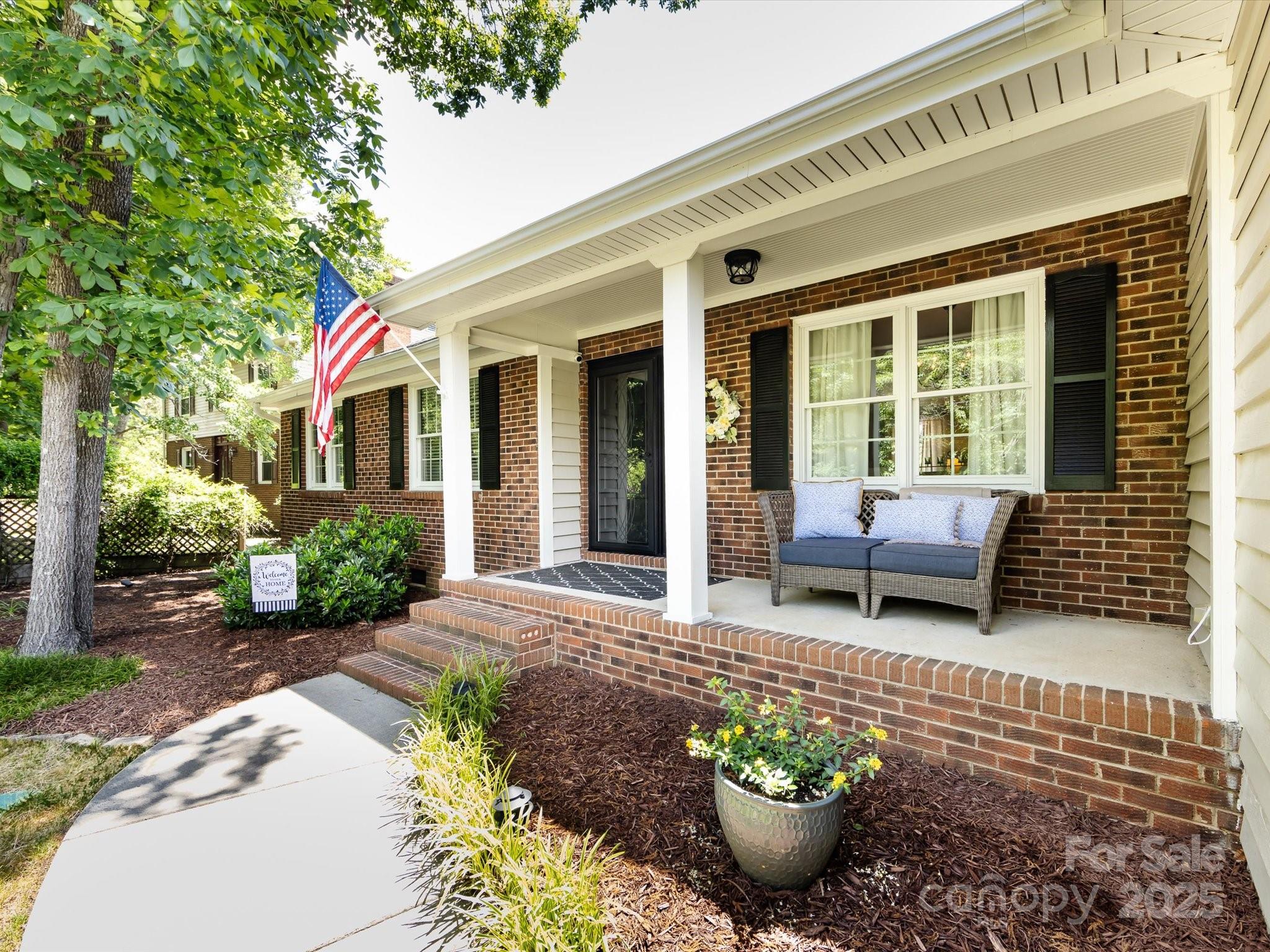Property image 4 of 4925 Cedar Forest Drive in Carmel Valley, Charlotte, NC 28226