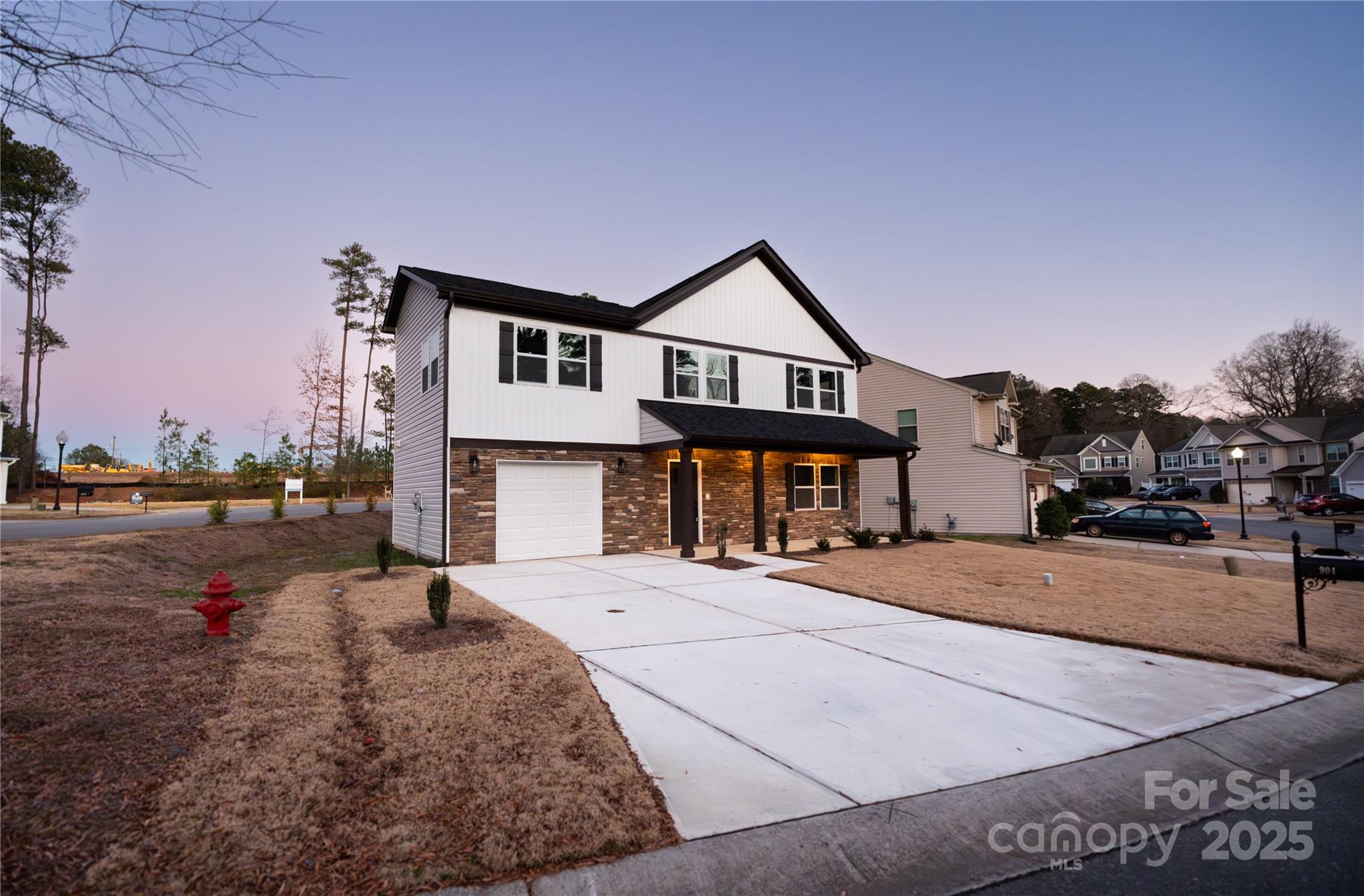 Property image 2 of 904 Harbor Islands Court in The Village At Parkside, Gastonia, NC 28056