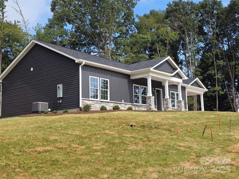 Crystal Falls, Granite Falls Community