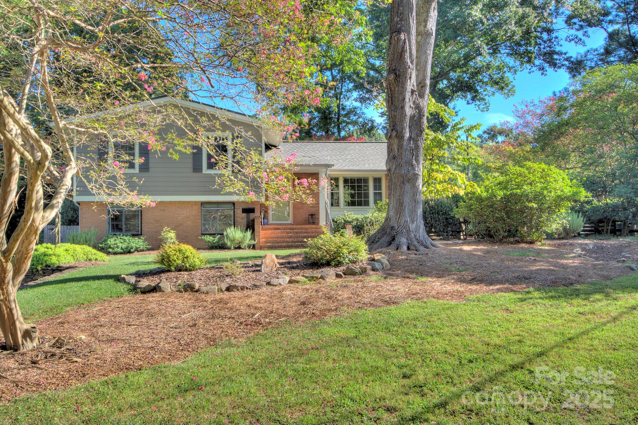 Property image 2 of 2825 Spring Valley Road in Spring Valley, Charlotte, NC 28210