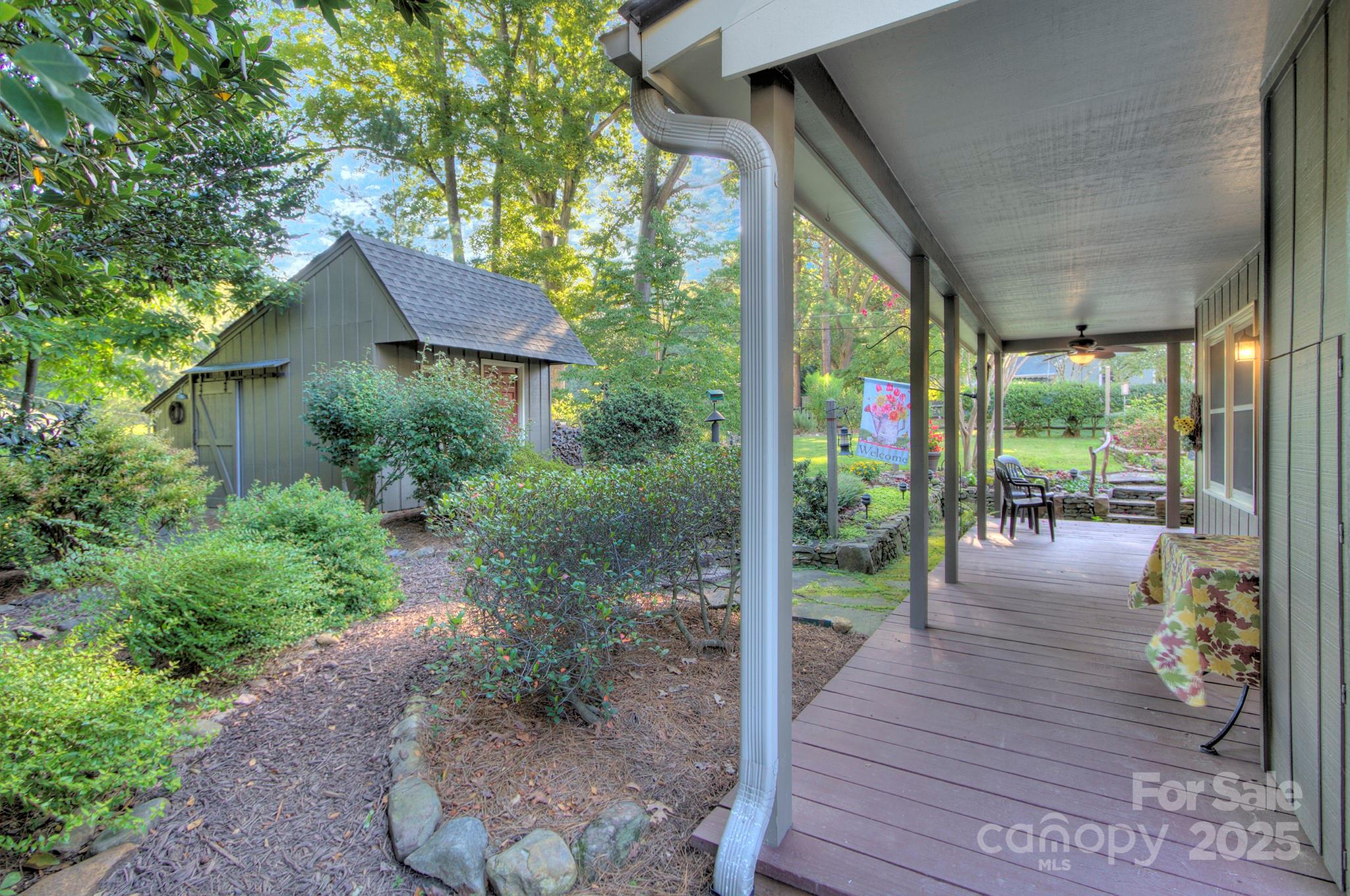 Property image 4 of 2825 Spring Valley Road in Spring Valley, Charlotte, NC 28210
