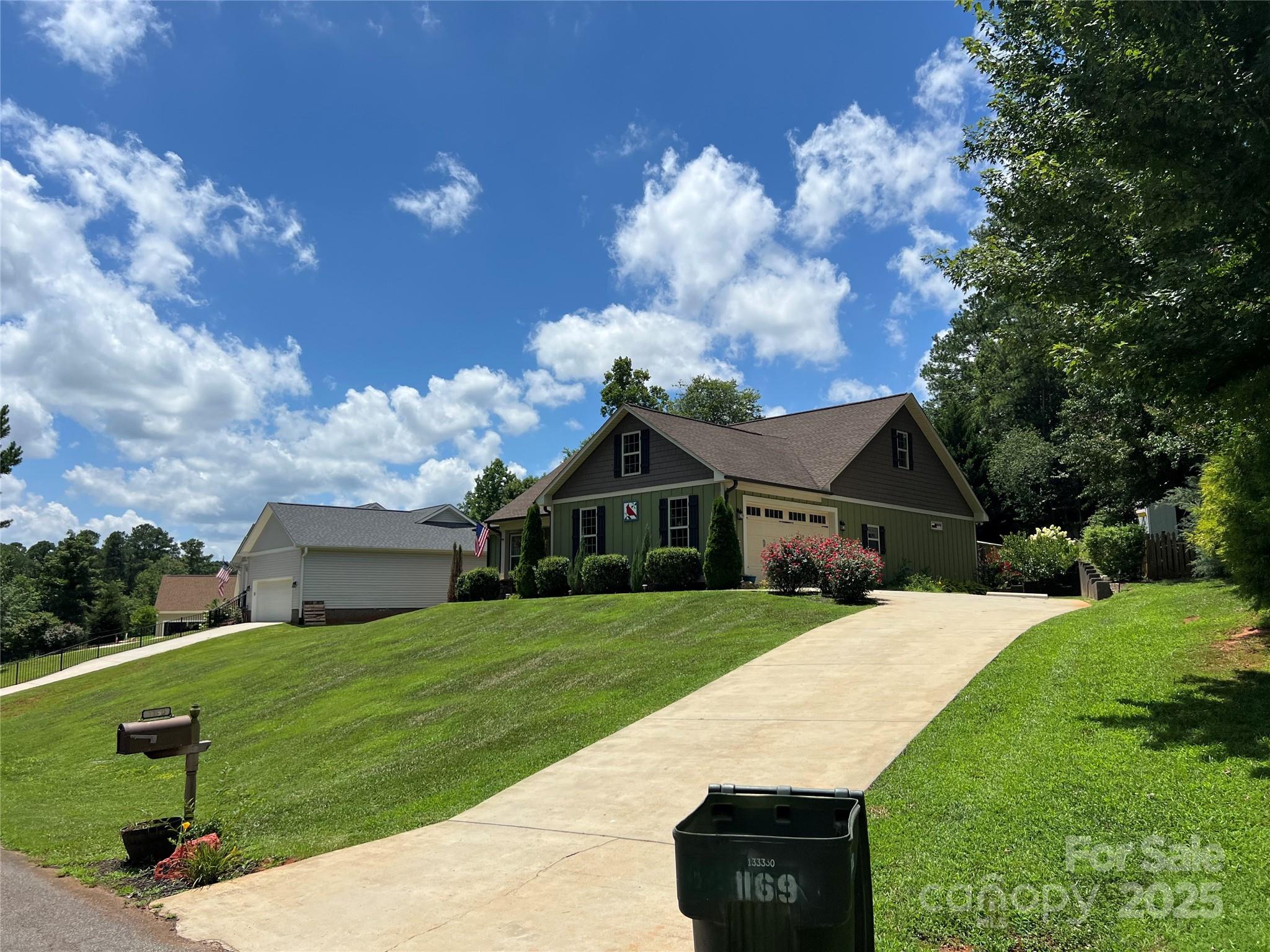 Property image 5 of 1166 Kensington Circle in Nottingham Estates, Newton, NC 28658
