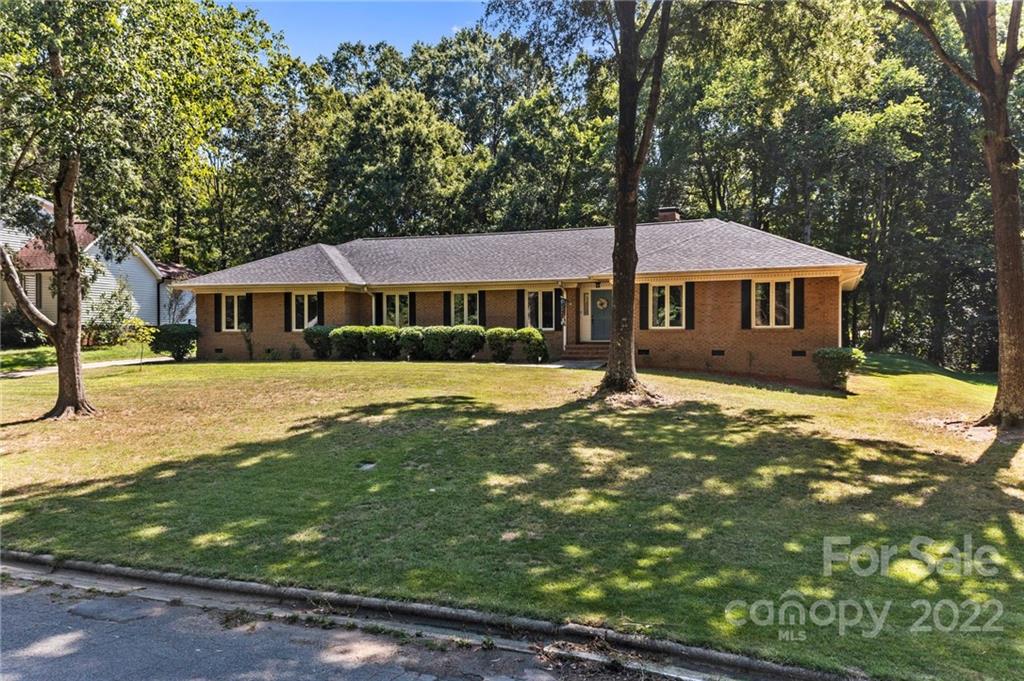 Property image 4 of 128 Canteberry Drive in Country Club Hills, Salisbury, NC 28144
