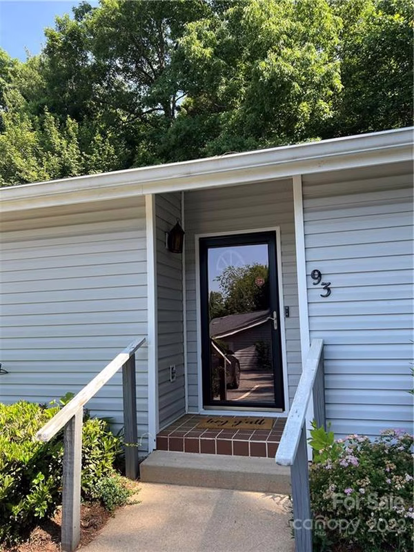 Property image 2 at 93 Hollybrook Drive, Asheville, NC 28803