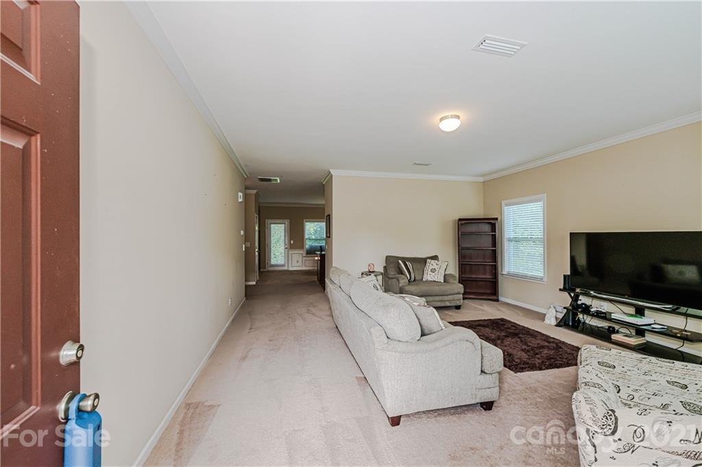 Property image 3 of 1131 Valley Street in ValleyBrook, Statesville, NC 28677