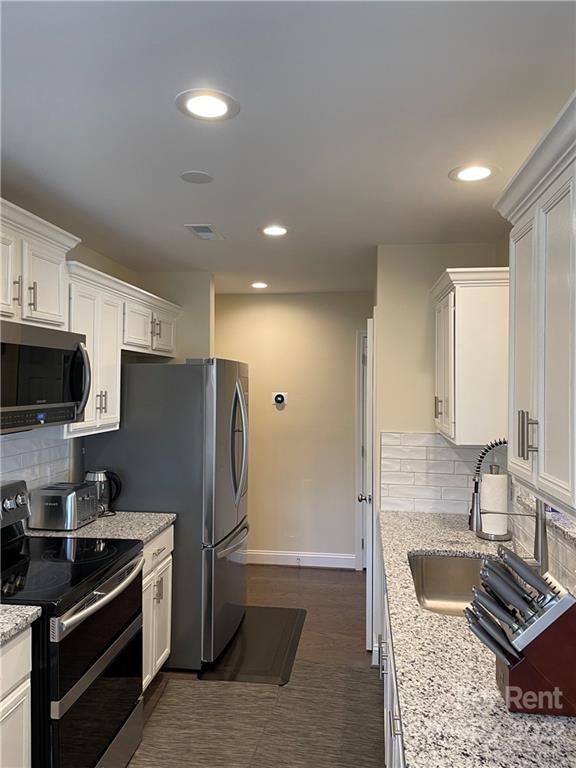 Property image 2 of 7315 Heronwood Lane in Pence Pond, Charlotte, NC 28227