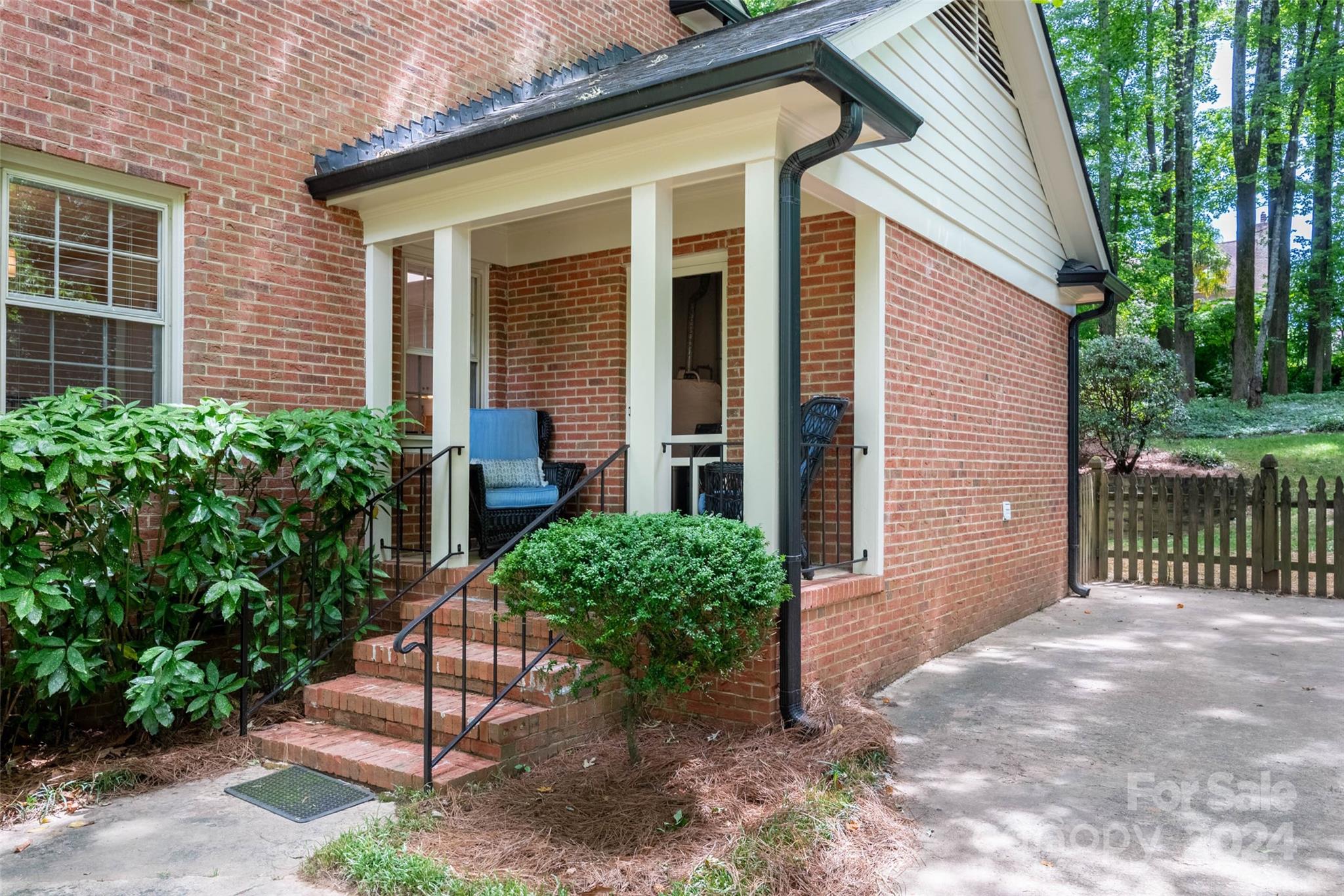 Property image 4 of 4110 Chevington Road in Governors Square, Charlotte, NC 28226