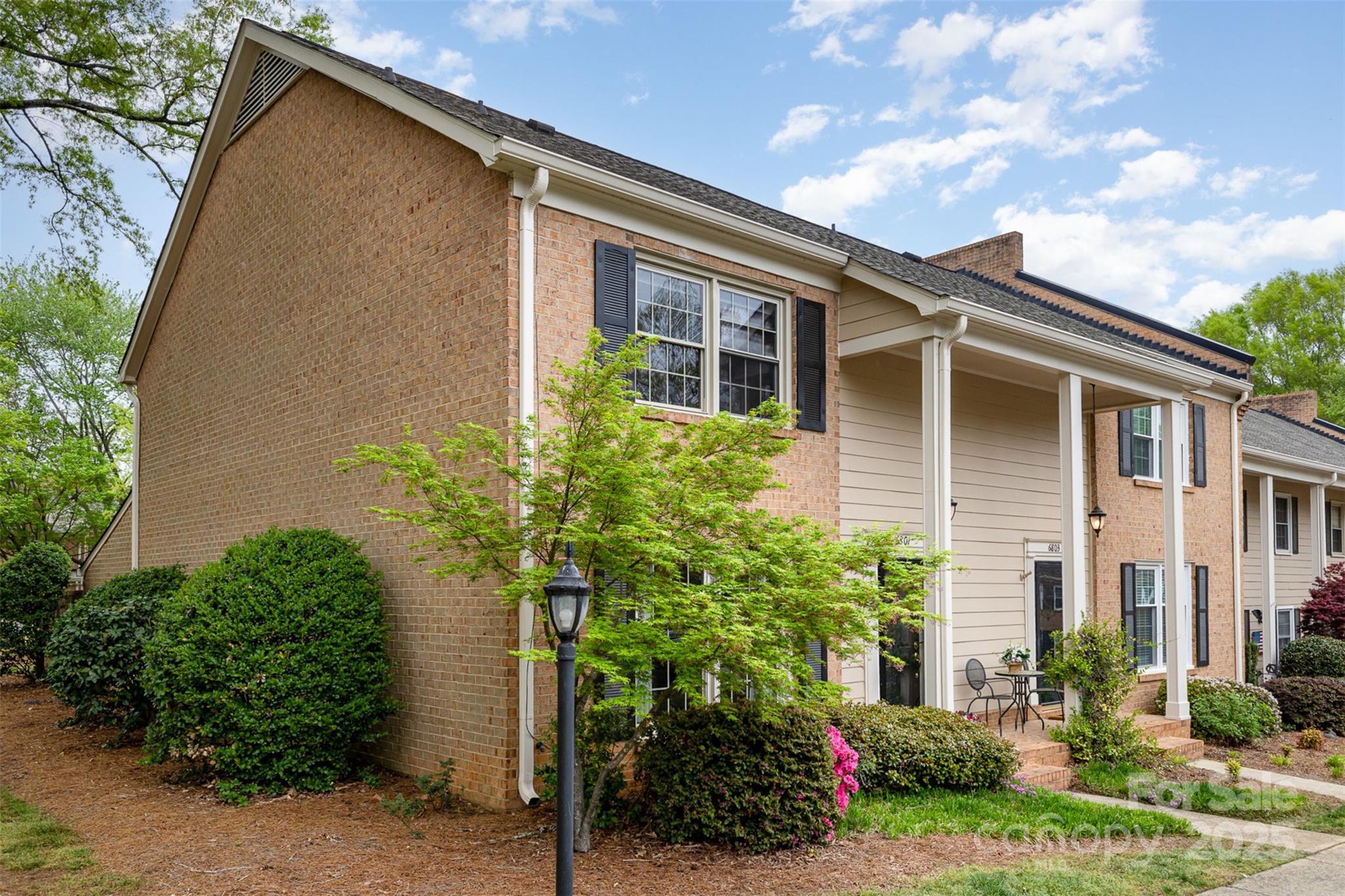 Property image 2 of 6801 Dumbarton Drive in Olde Georgetowne, Charlotte, NC 28210