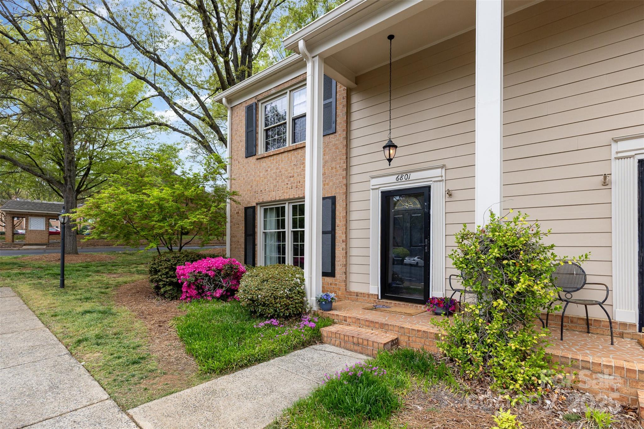Property image 4 of 6801 Dumbarton Drive in Olde Georgetowne, Charlotte, NC 28210