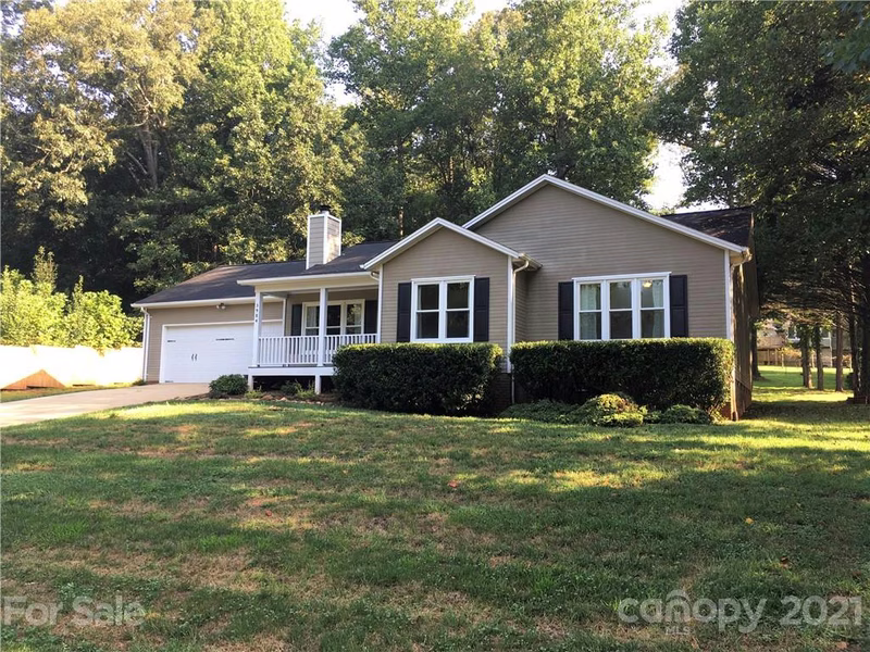 Property image 2 at 3984 Seaver Court, Hickory, NC 28602
