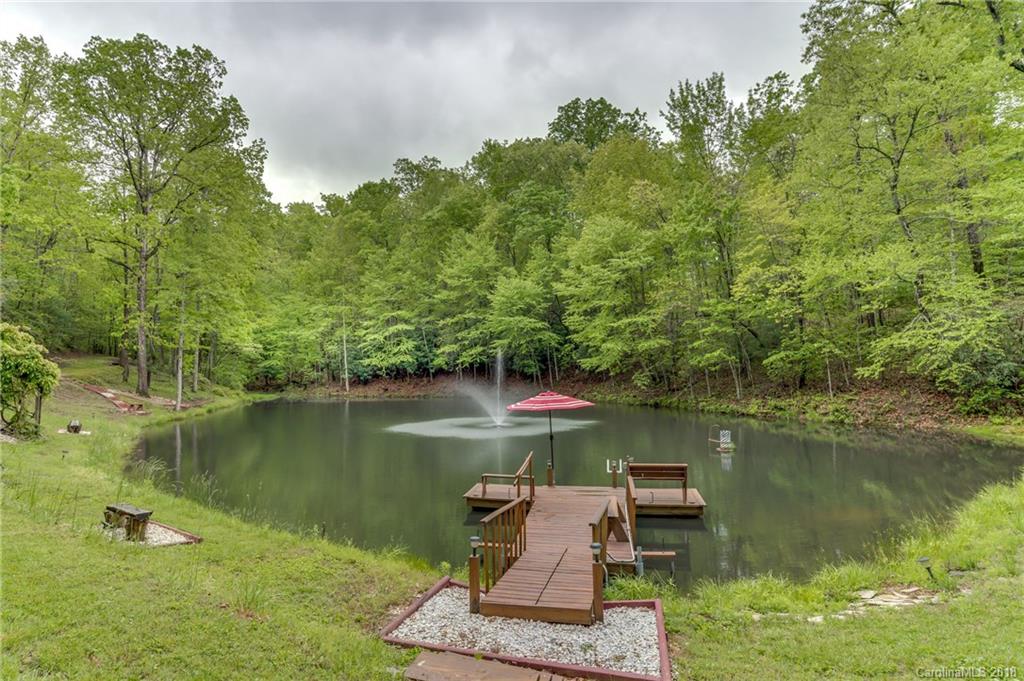 Property image 4 of 204 Woods End Drive in Jeter Mtn Terrace, Hendersonville, NC 28739