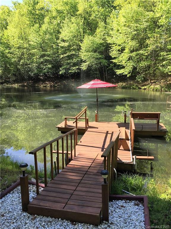 Property image 5 of 204 Woods End Drive in Jeter Mtn Terrace, Hendersonville, NC 28739
