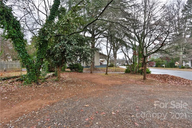 Property image 3 at 702 E Broad Street, Statesville, NC 28677