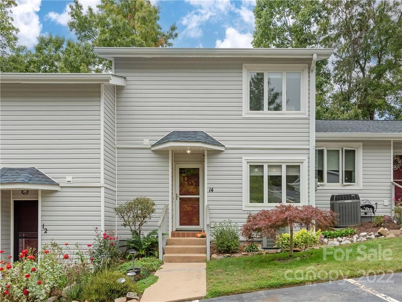 Hollybrook Condos, Asheville Community
