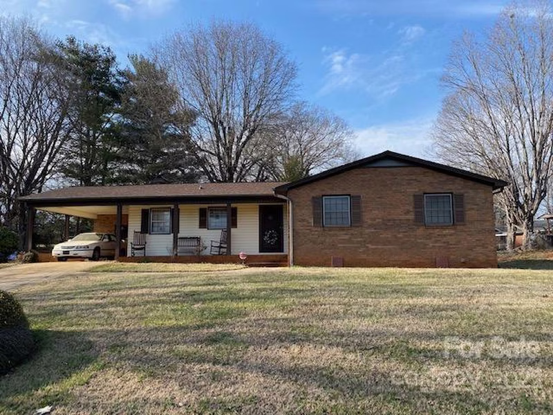 915 Woods Drive