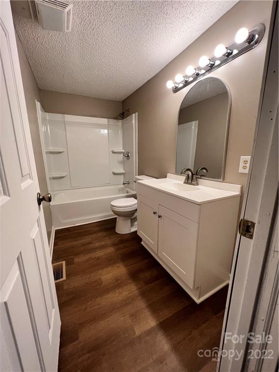 Property image 4 of 2204 Kennedy Drive in Lincoln Estate, Statesville, NC 28677