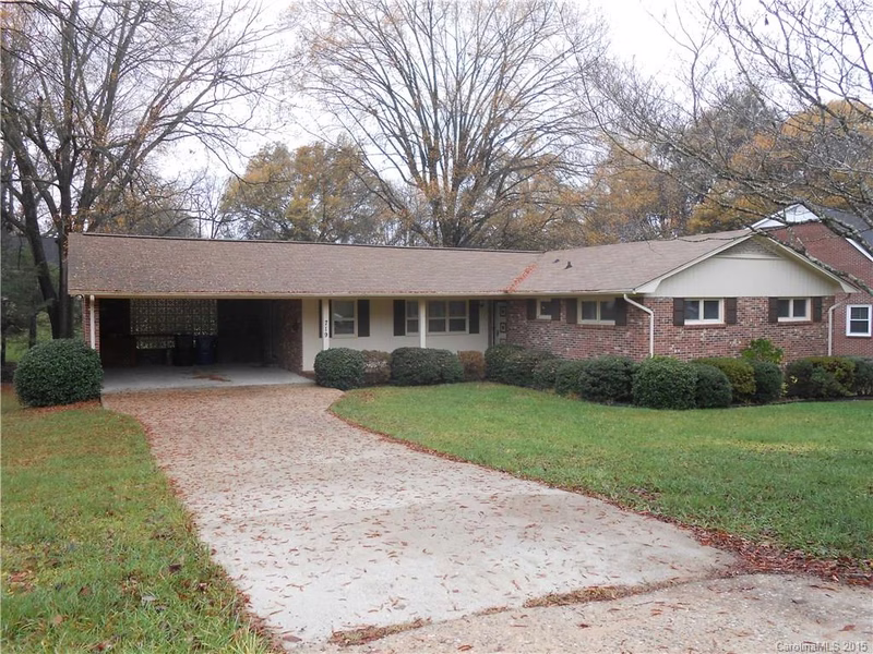 719 8th Street Drive