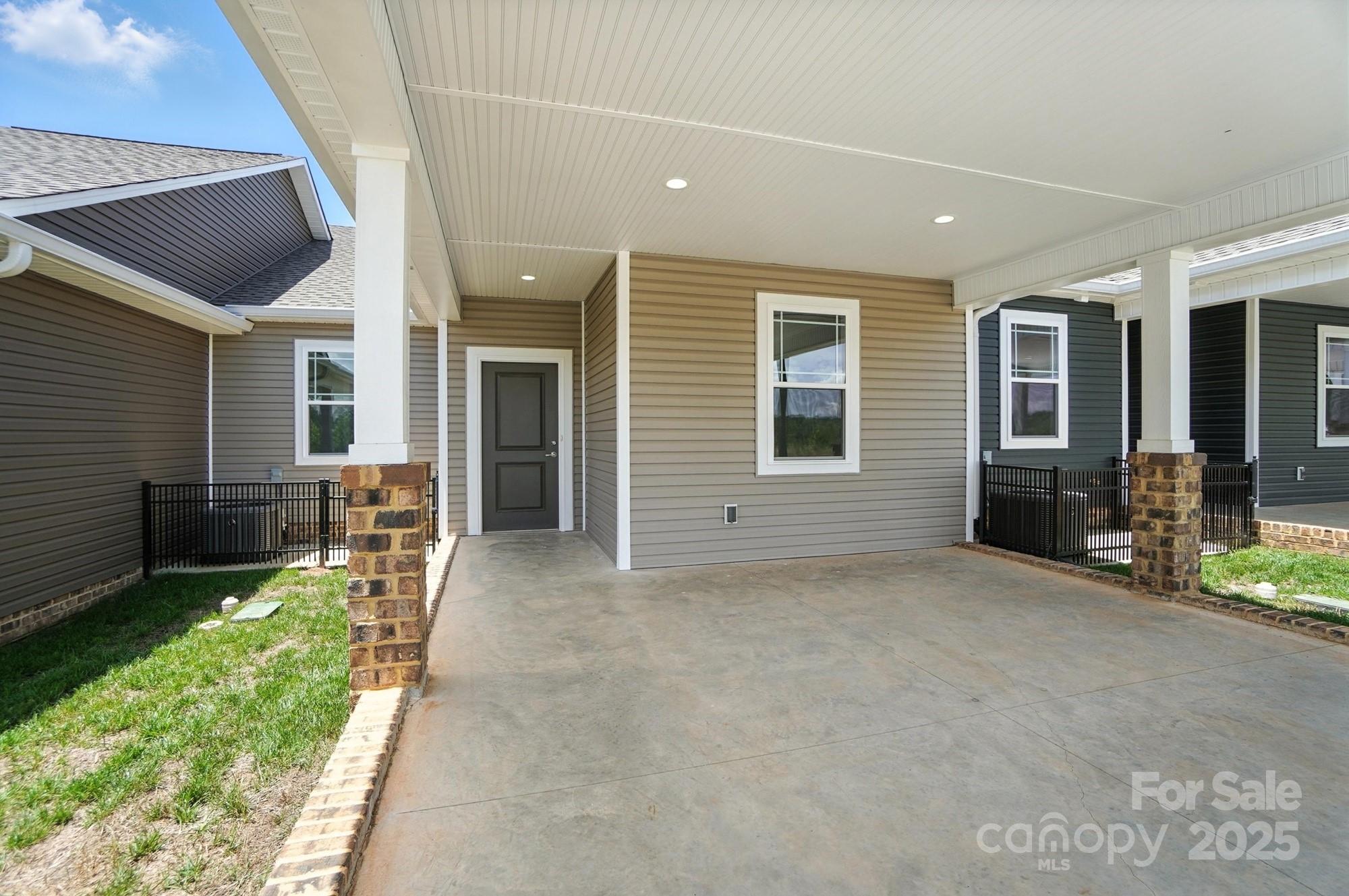 Property image 4 of 1524 29th Street in Sweetwater, Hickory, NC 28602