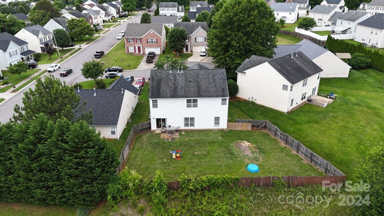 Property image 3 of 604 Castlefin Court in Taras Trace, Statesville, NC 28625