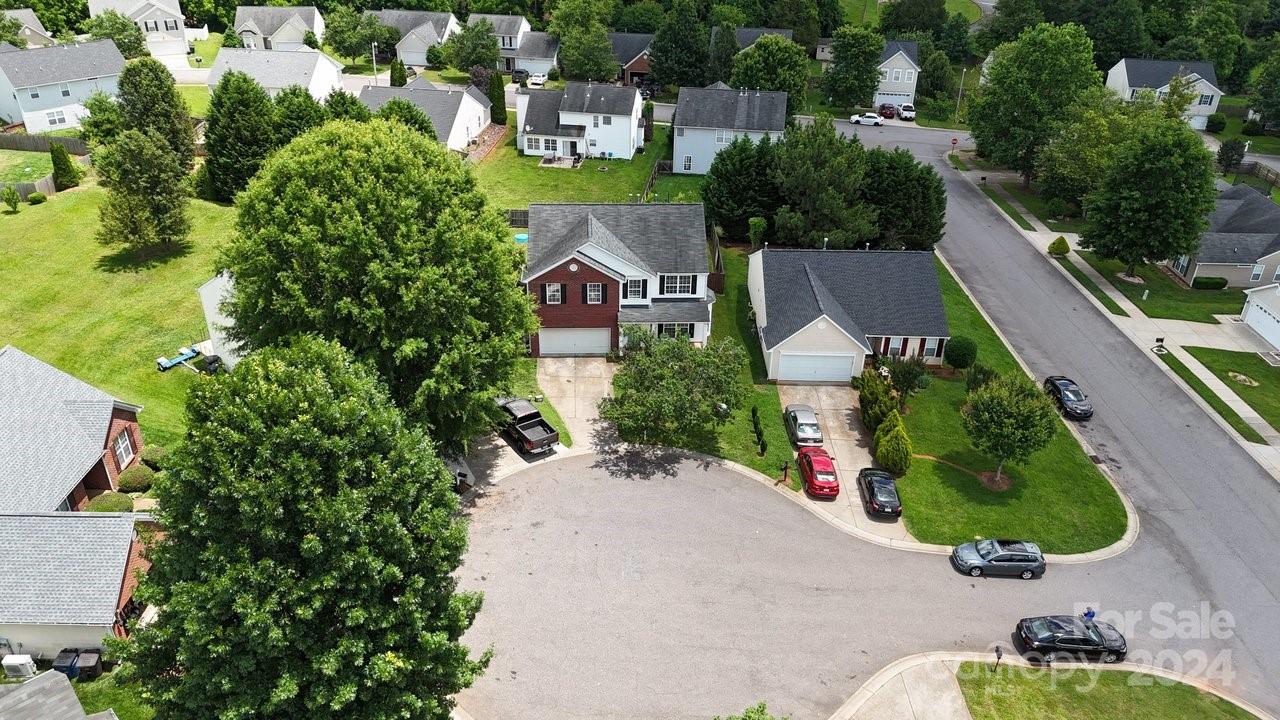 Property image 5 of 604 Castlefin Court in Taras Trace, Statesville, NC 28625