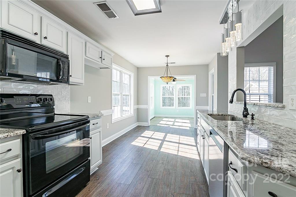 Property image 5 of 1018 Coral Bell Court in Wincrest, Monroe, NC 28110