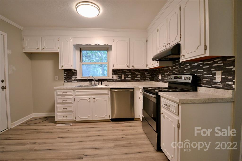 Property image 5 of 212 Cedarwood Drive in Westcliffe, Salisbury, NC 28147
