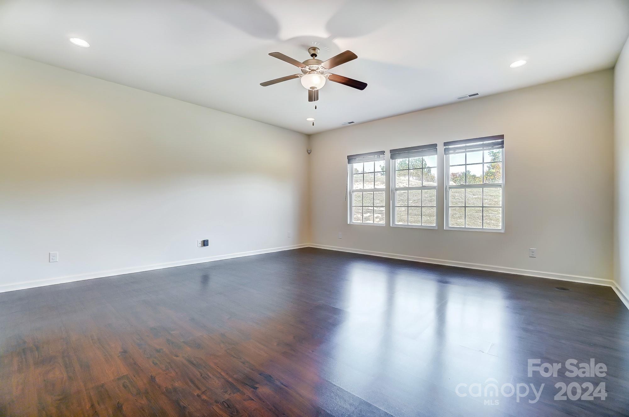 Property image 4 of 3630 Creekside Drive in Catawba Hills, Gastonia, NC 28056