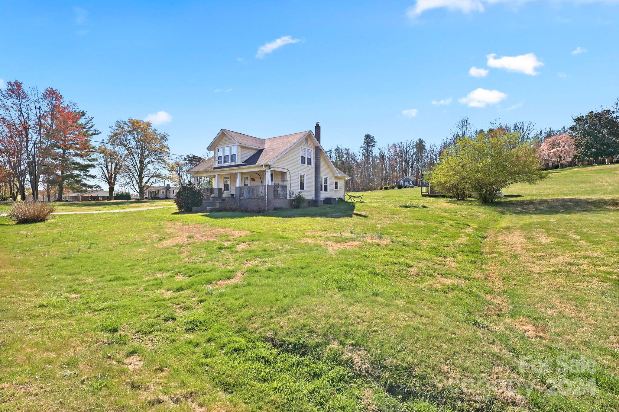 Property image 4 of 1555 Fairway Acres Road in Fairway Acres, Lenoir, NC 28645
