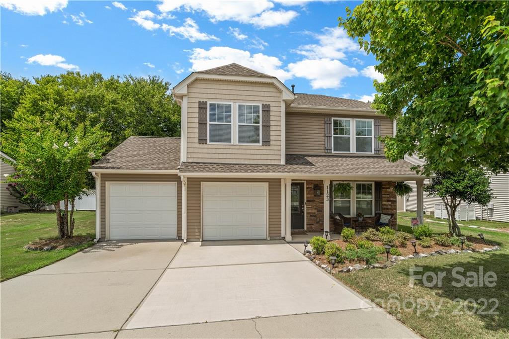 Property image 3 of 1123 Valley Street in Valleybrook, Statesville, NC 28677