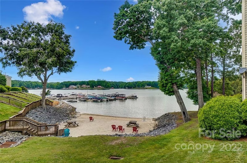 Property image 3 at 13822 Queens Harbor Road, Charlotte, NC 28278