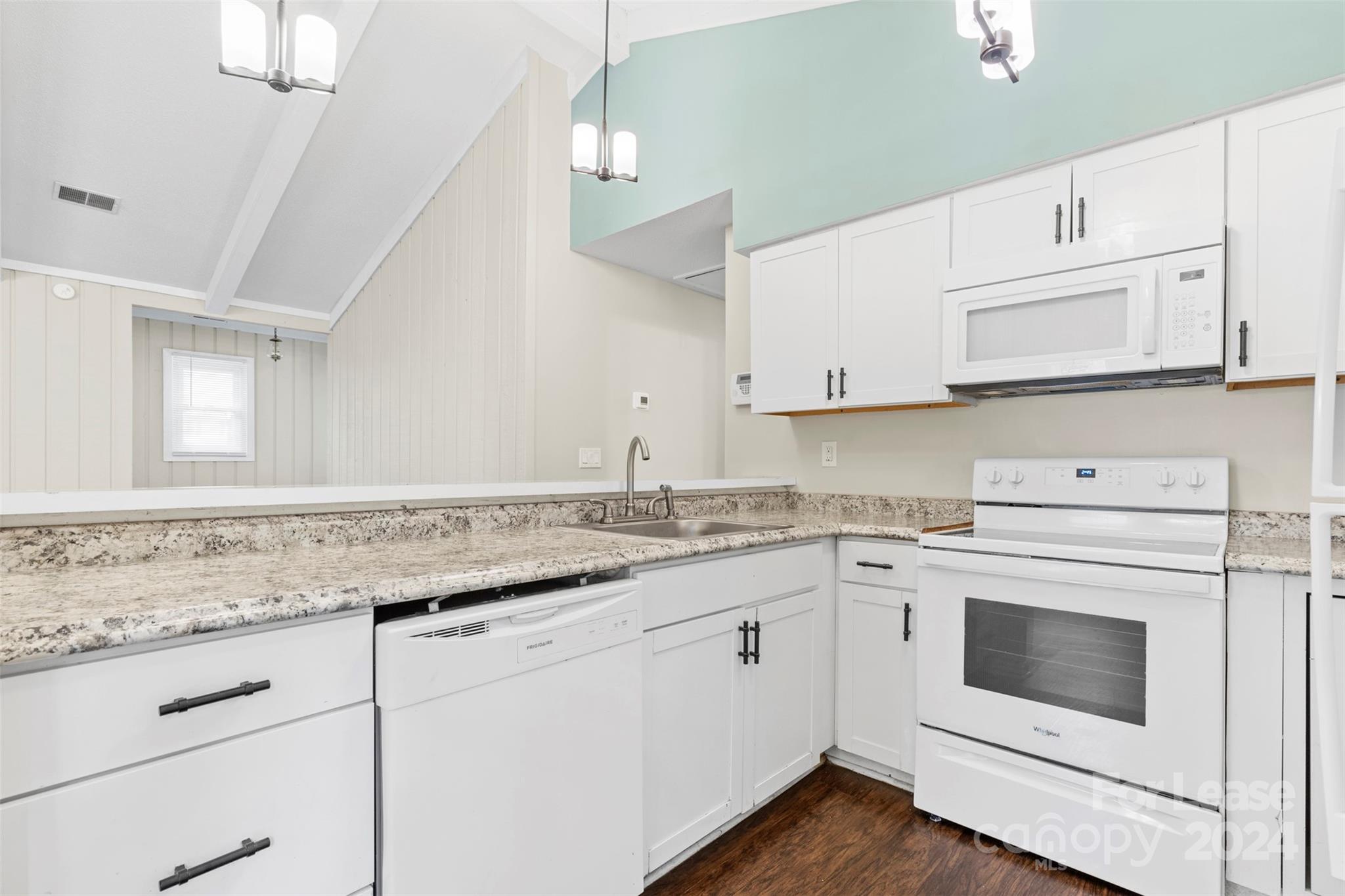 Property image 4 of 7610 King Richard Court in Birnam Woods, Charlotte, NC 28227