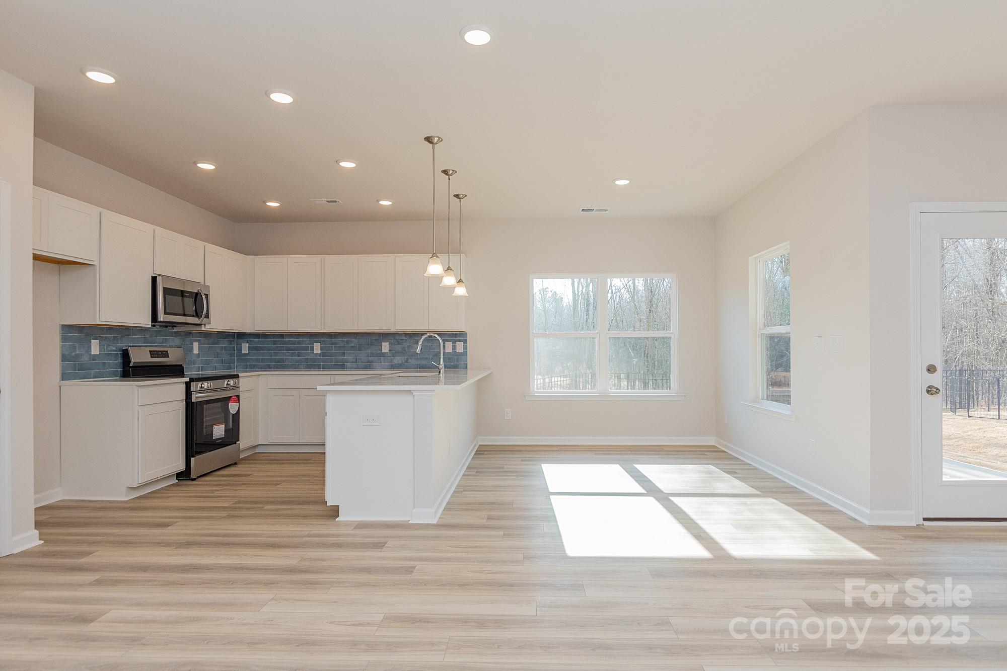 Property image 3 of 1229 Red River Drive in Country Club Village, Salisbury, NC 28144