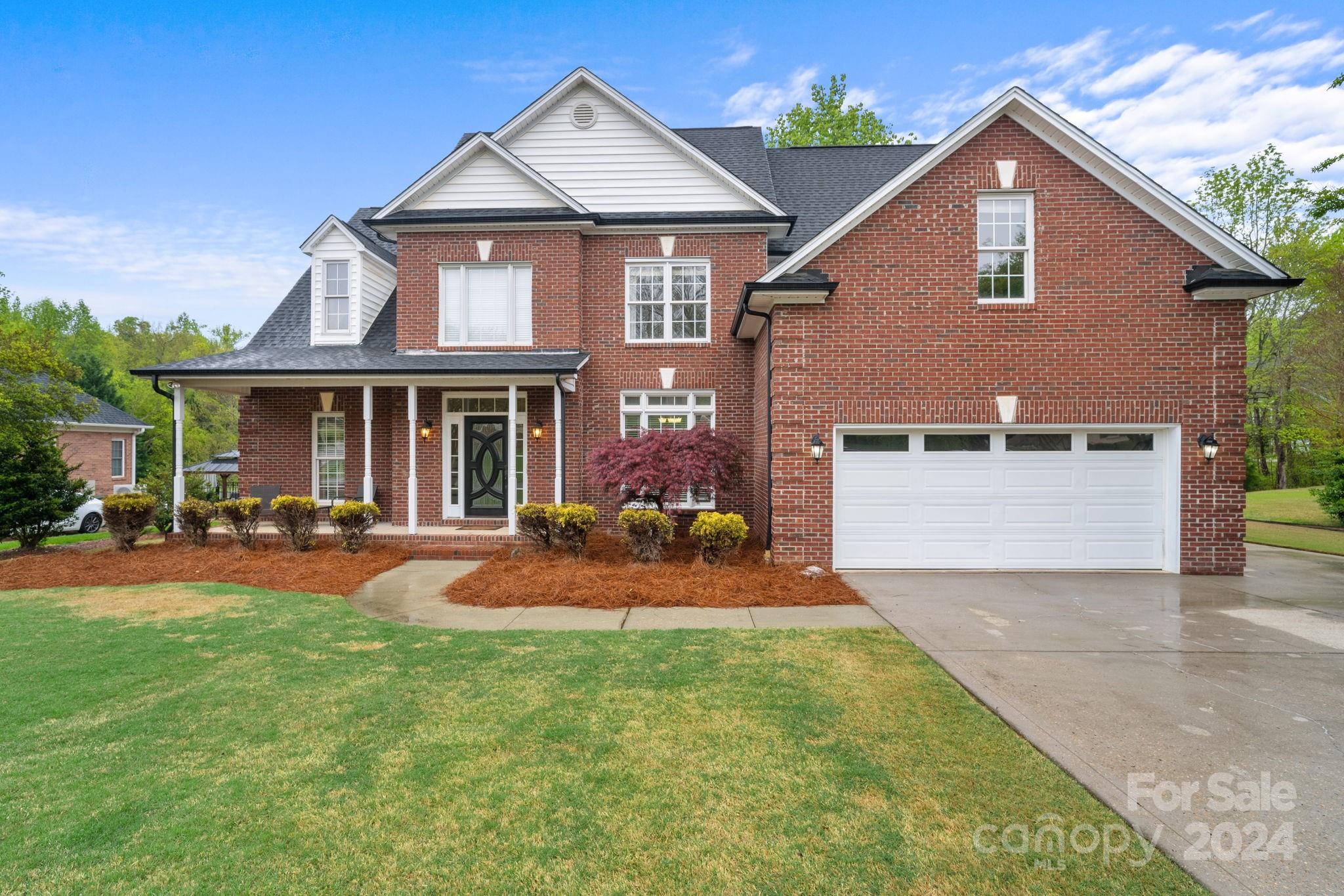 Property image 3 of 5205 Featherstone Court in Cramer Woods, Gastonia, NC 28056