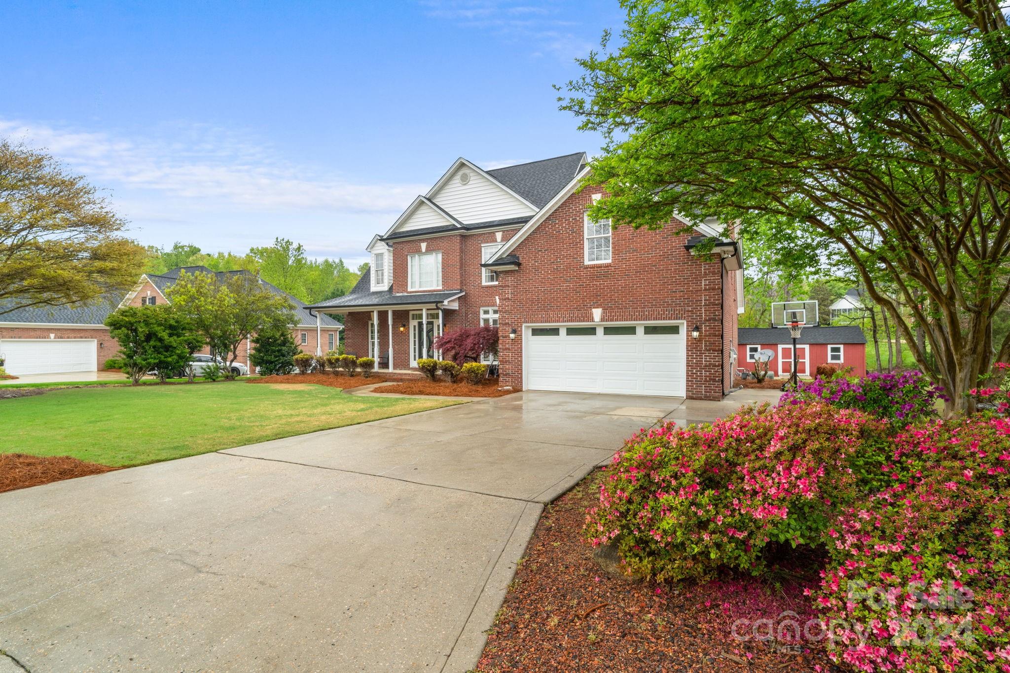 Property image 4 of 5205 Featherstone Court in Cramer Woods, Gastonia, NC 28056
