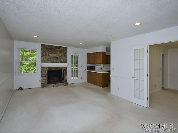 Property image 3 of 150 Larchmont Drive in Tamarac, Hendersonville, NC 28791