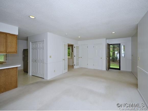Property image 4 of 150 Larchmont Drive in Tamarac, Hendersonville, NC 28791