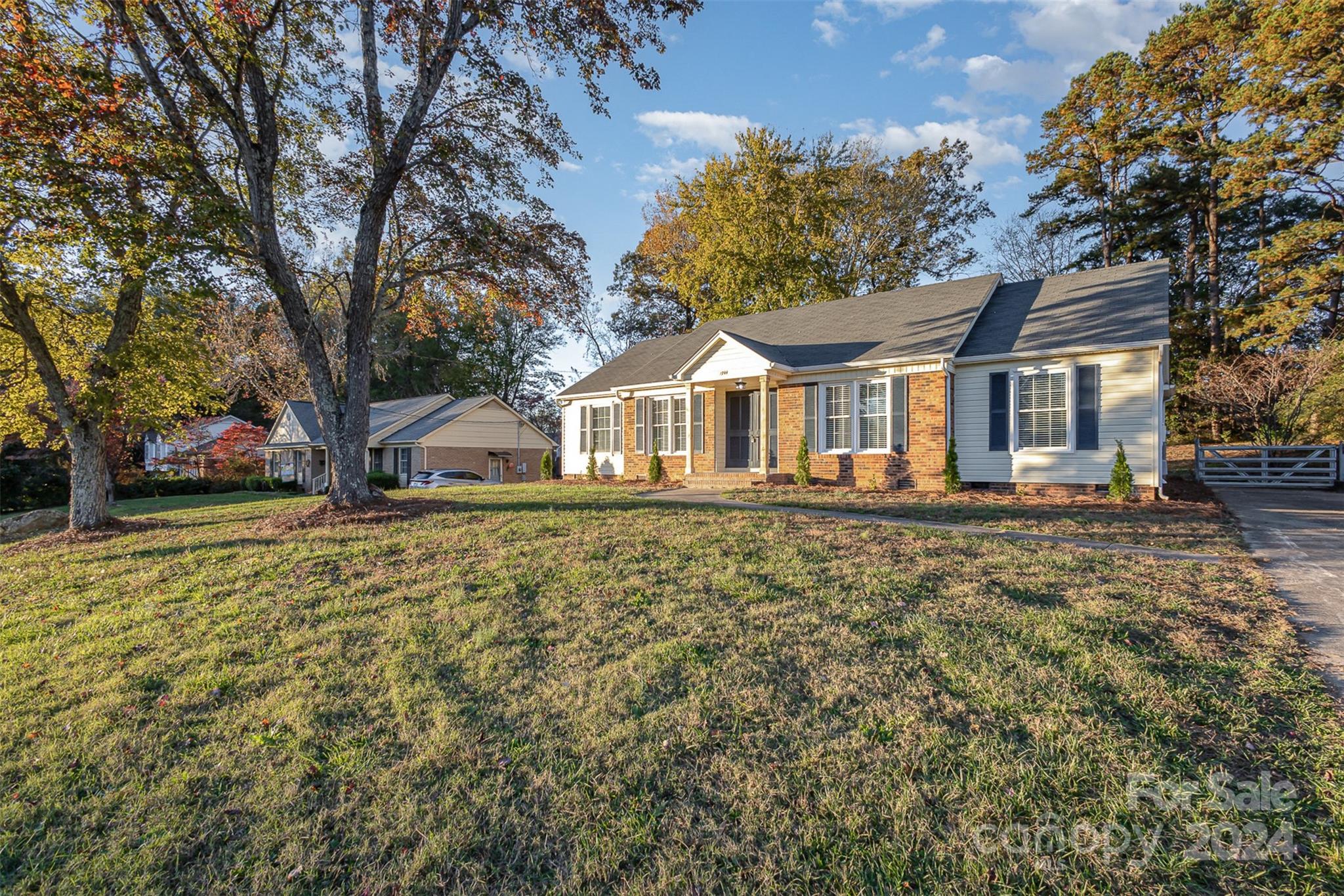 Property image 3 of 1744 Laurel Lane in Kingswood, Gastonia, NC 28054