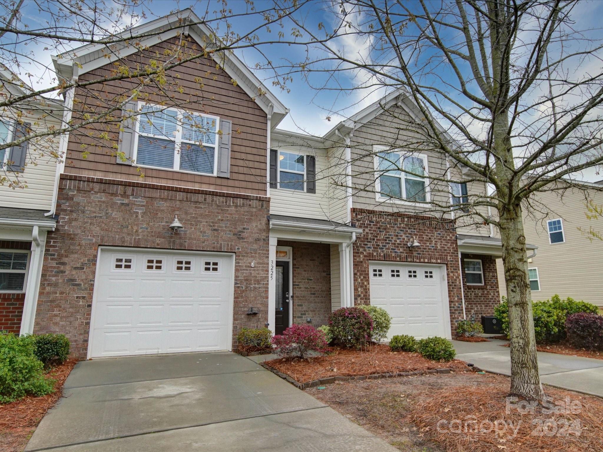 Property image 2 of 3225 Yarmouth Lane in Kinmere Commons, Gastonia, NC 28056