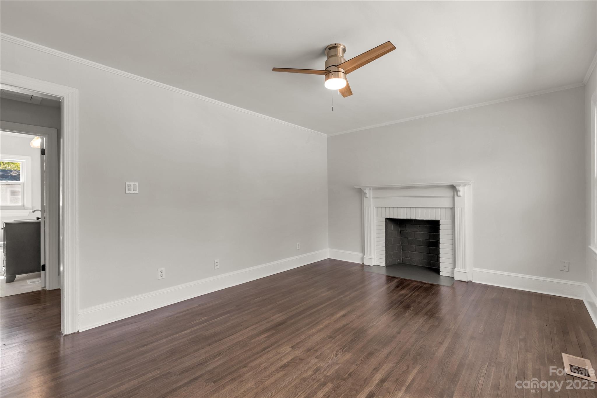 Property image 4 of 4310 Howie Circle in Howie Acres, Charlotte, NC 28205