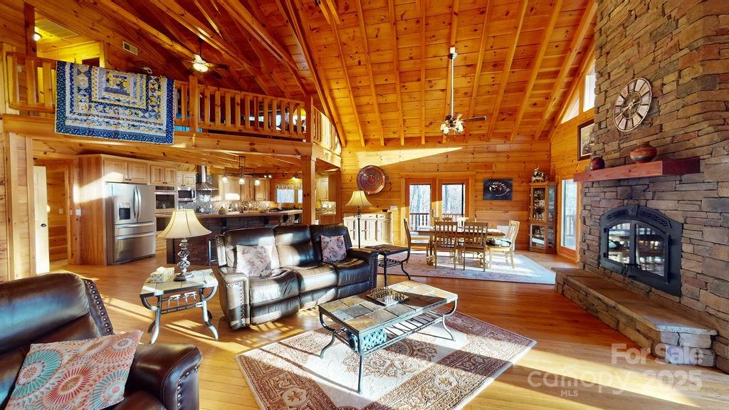 Property image 5 of 714 Heartwood Drive in Forest Heights, Marion, NC 28752