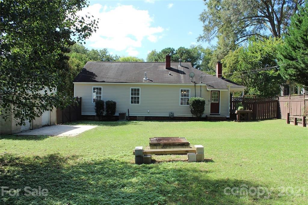Property image 3 of 1145 Jensen Street in Plaza Acres, Charlotte, NC 28205